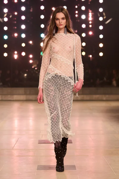 Look 9